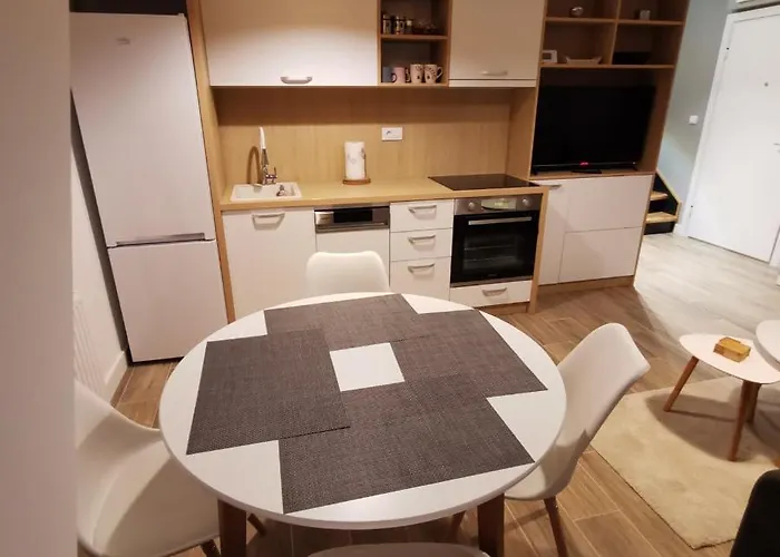 Divcigora Sokic 2 アパート *